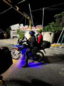 La angustia de buscar vida entre edificios colapsados: “Si alguien puede oírme, dé dos golpes”