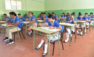 Estudiantes-toman-las-Pruebas-Nacionales-2025