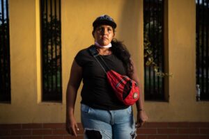 Medio mundo al rescate de Hernán: más de 100 personas de 10 países tratan de salvar a un venezolano tras una semana bajo los escombros