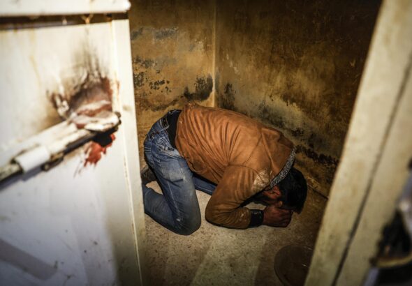 De torturadores en las cárceles de El Asad en Siria a las prisiones europeas: “No encontrarán un lugar seguro. La justicia los perseguirá”