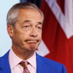 El ultra británico Farage dimite como diputado por un caso de corrupción pero buscará ser reelegido