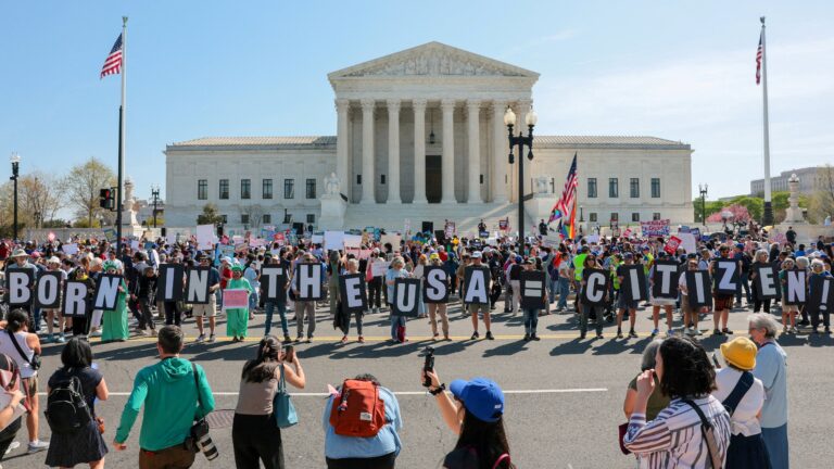 El revés del Supremo a Trump en la ciudadanía por nacimiento es la excepción en una serie de triunfos para su política migratoria