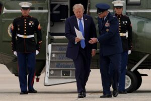 La guerra de Irán altera el rumbo de un Trump urgido por su baja popularidad
