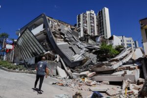 Los carros bailaron y la tierra rugió