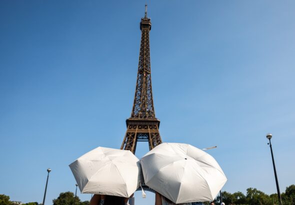 Dimite el director de la Torre Eiffel tras la polémica por excluir a trabajadoras durante la visita de un grupo ultra religioso