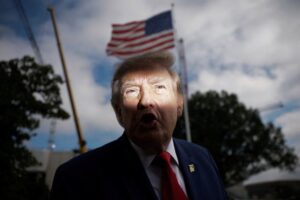 Trump suspende sanciones contra Rusia en pleno giro para que Putin le ayude a bajar el precio de la energía antes de las elecciones