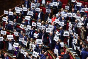 Italia aprueba la controvertida reforma electoral de Meloni y se acerca a las urnas