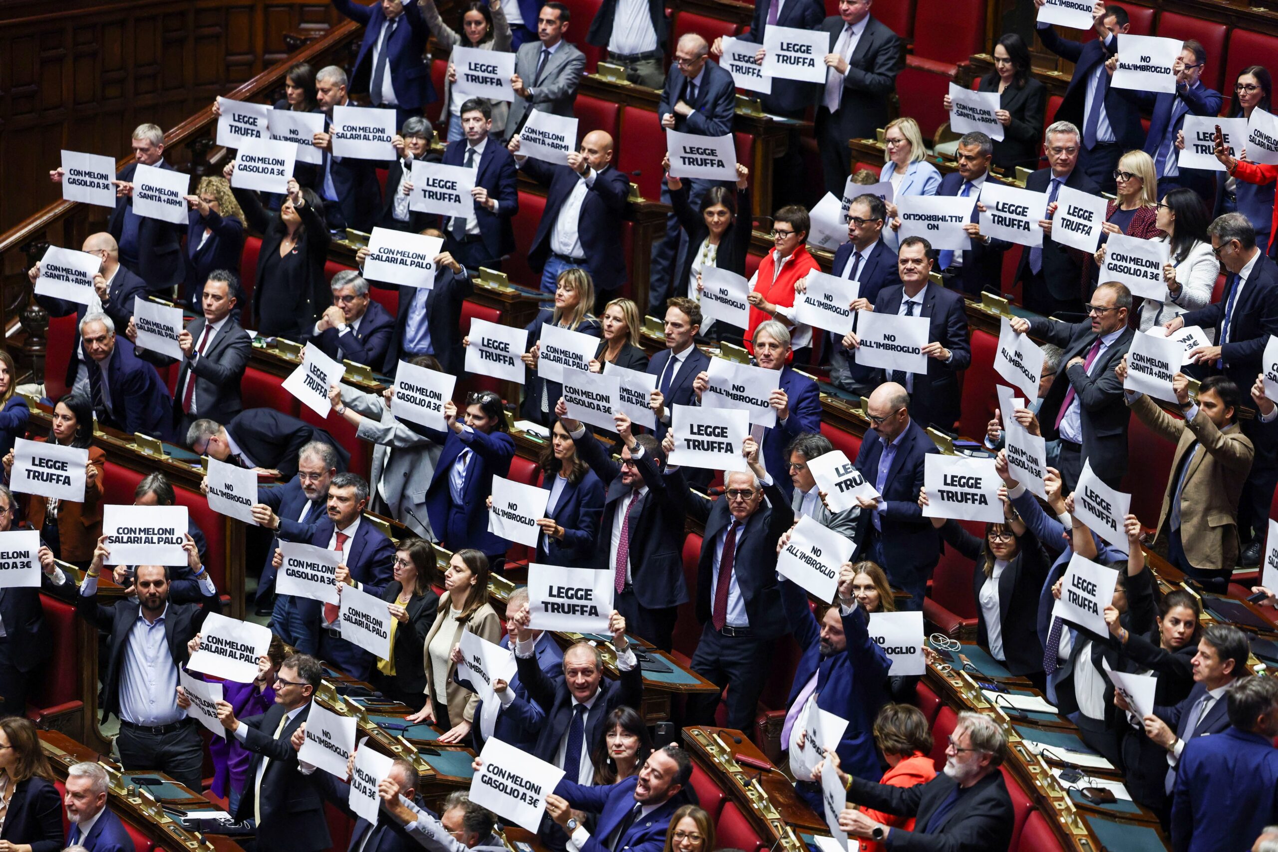 Italia aprueba la controvertida reforma electoral de Meloni y se acerca a las urnas