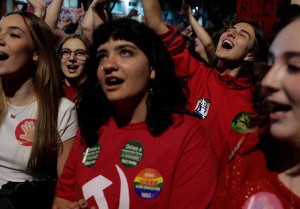 La rebelión en la calle y un ejército digital impulsan a Lula