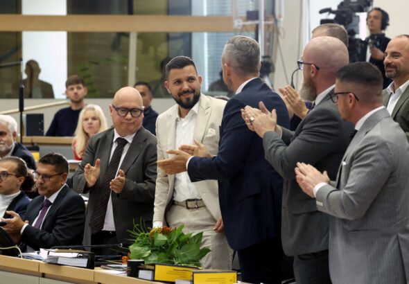 La extrema derecha consigue la primera presidencia de un Parlamento en Alemania: “Terminó la idiotez del cordón sanitario”