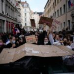 Las protestas estudiantiles en Francia ponen en aprietos al Gobierno