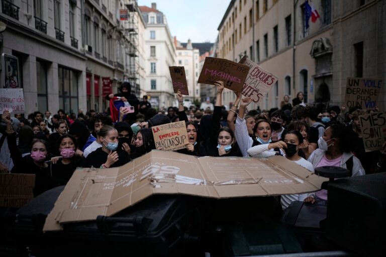 Las protestas estudiantiles en Francia ponen en aprietos al Gobierno
