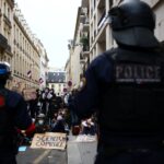 Francia prohíbe a la policía lanzar granadas contra los estudiantes movilizados en la calle