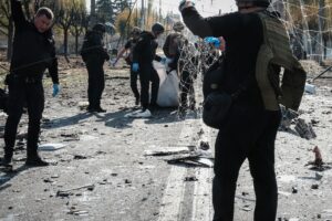 Rusia mata al menos a 33 personas en la ciudad de Kramatorsk en su segundo día de ataques masivos contra civiles