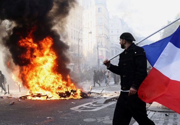 Francia solo autorizará las manifestaciones convocadas por los sindicatos para prevenir nuevos disturbios
