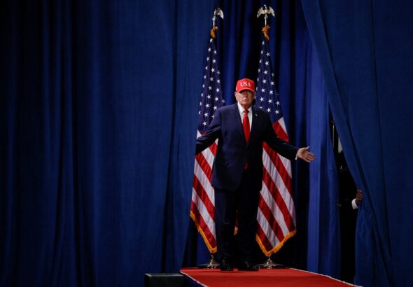 Un Trump desaforado emprende una huida hacia delante para salvar las ‘midterms’