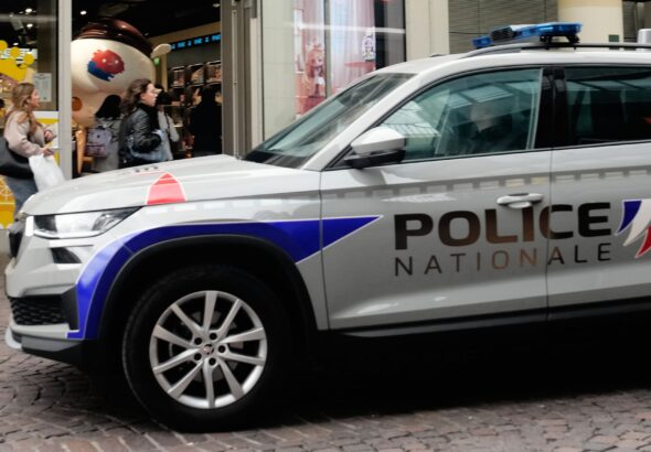 Un muerto y al menos cuatro heridos en un atentado racista en una localidad de las afueras de París